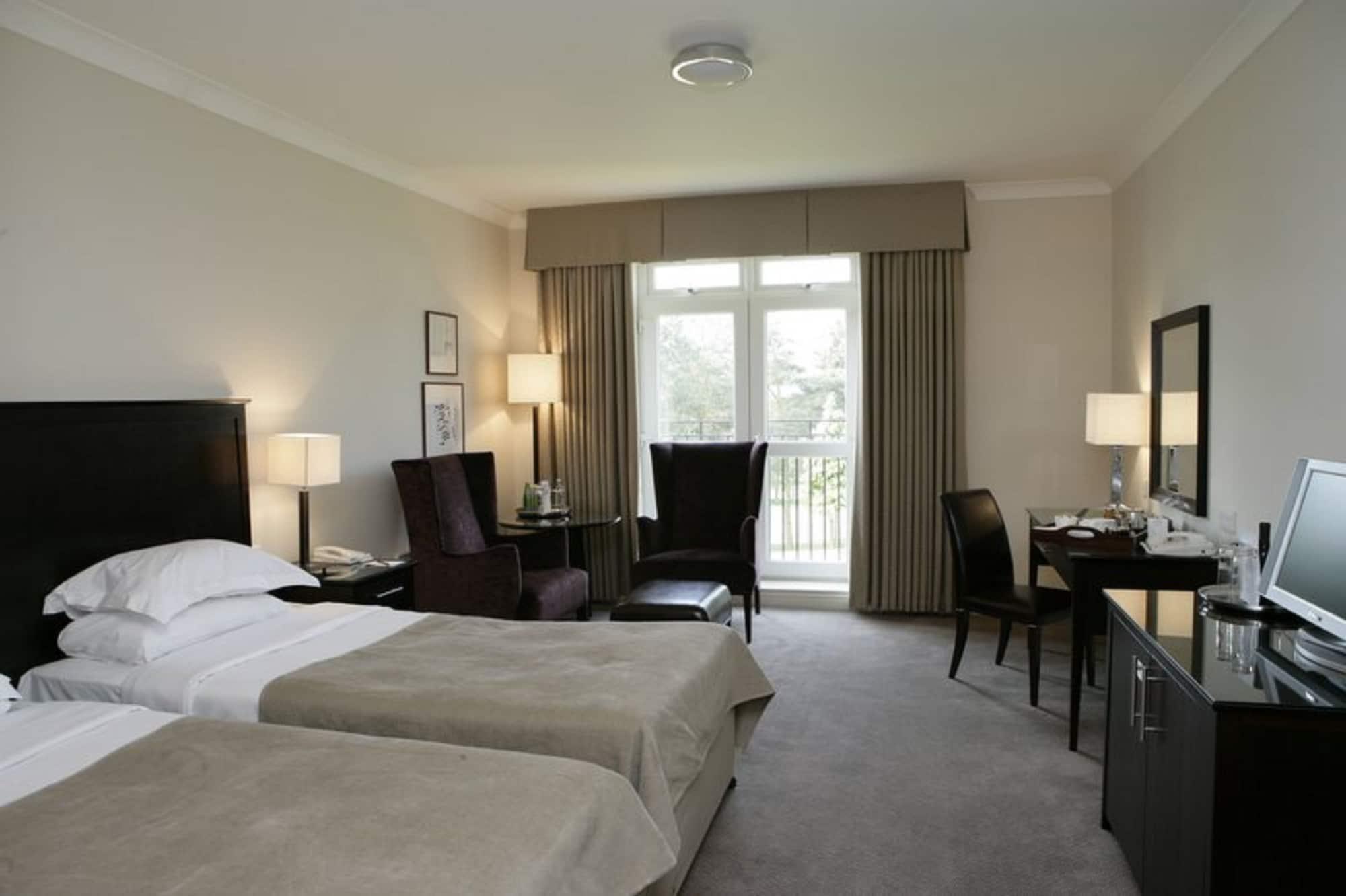 Macdonald Hill Valley Hotel, Spa & Golf Resort Whitchurch  Exteriör bild