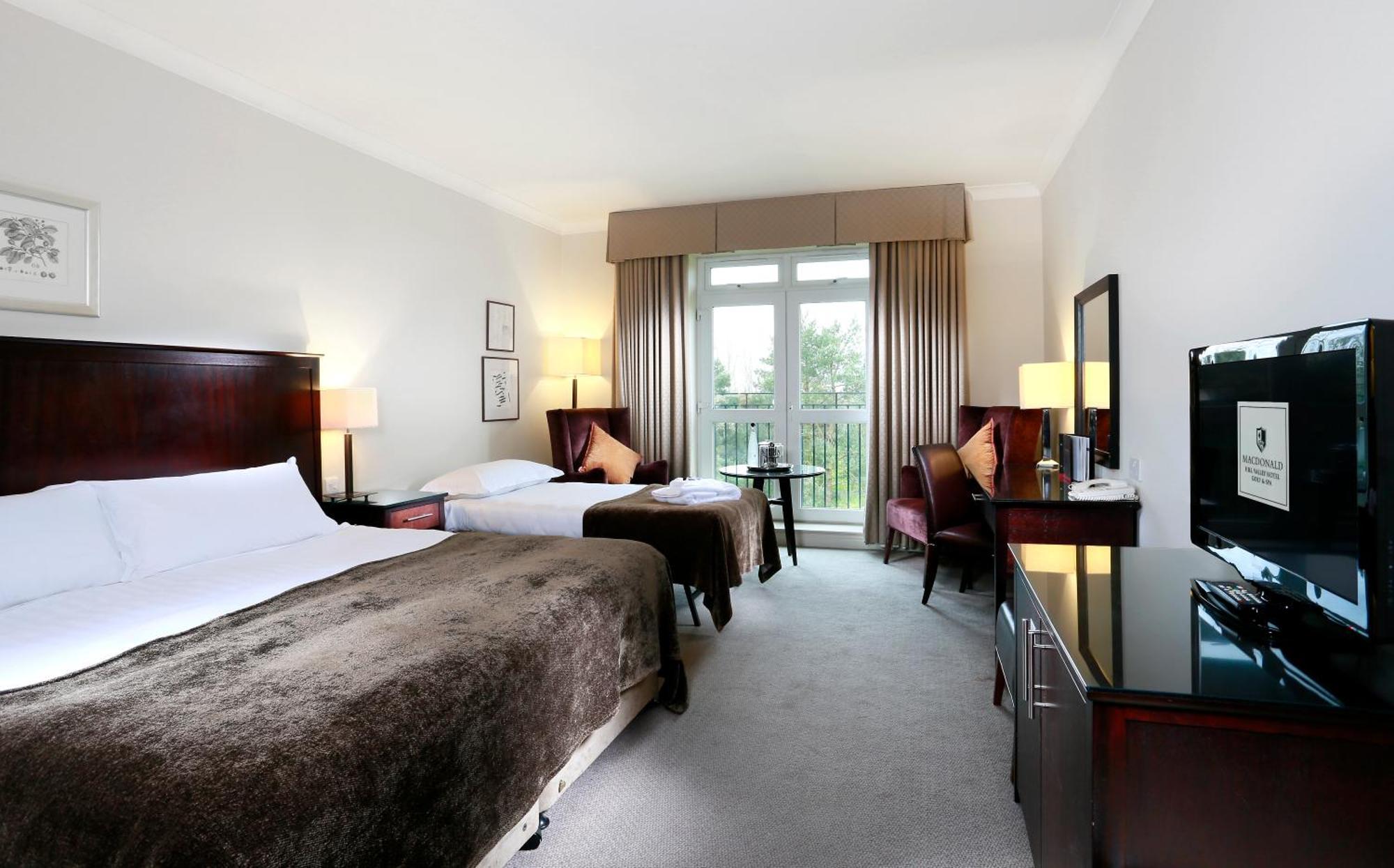 Macdonald Hill Valley Hotel, Spa & Golf Resort Whitchurch  Exteriör bild