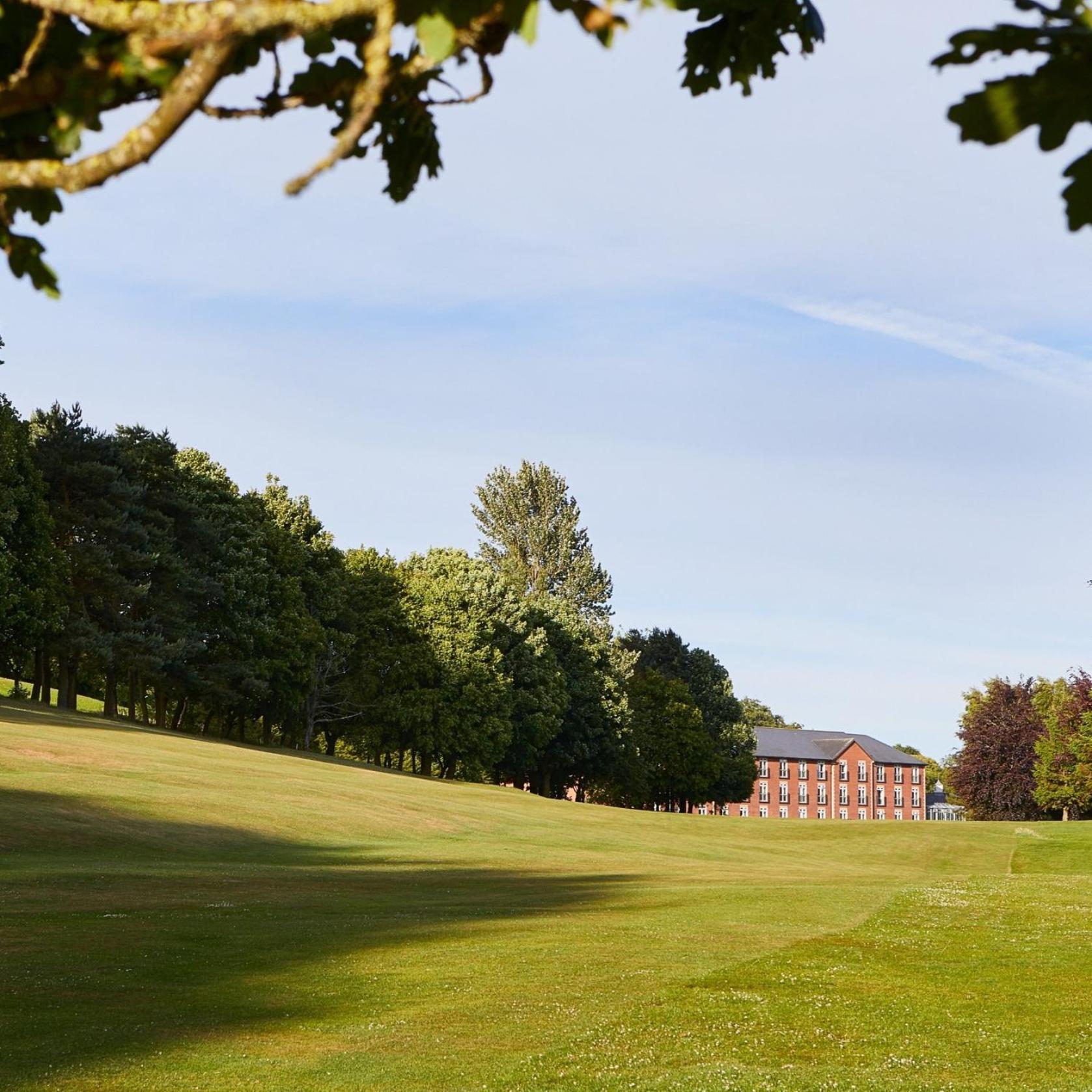 Macdonald Hill Valley Hotel, Spa & Golf Resort Whitchurch  Exteriör bild