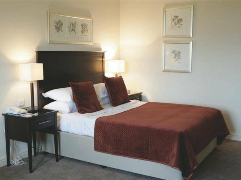 Macdonald Hill Valley Hotel, Spa & Golf Resort Whitchurch  Exteriör bild