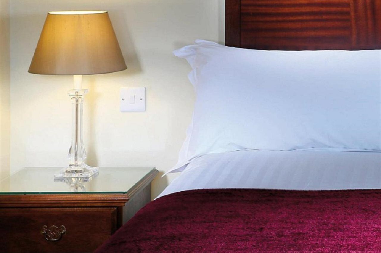 Macdonald Hill Valley Hotel, Spa & Golf Resort Whitchurch  Exteriör bild